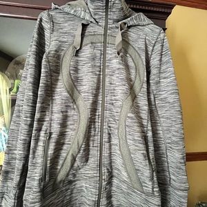 Lululemon Women’s Size 10 Sweater